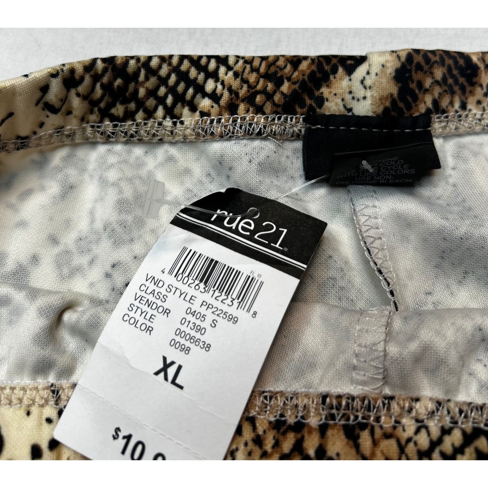 Rue21 Womens XL Snakeskin Print Biker Shorts Brown Tan Animal Print Athleisure - Picture 3 of 6